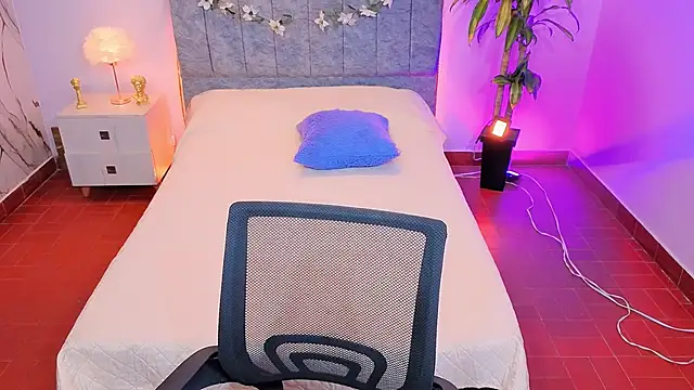 Lana stone  online show from January 13, 3:23 am