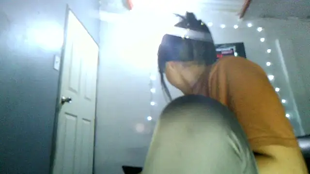 linzeysmith4 online show from March 13, 3:46 am