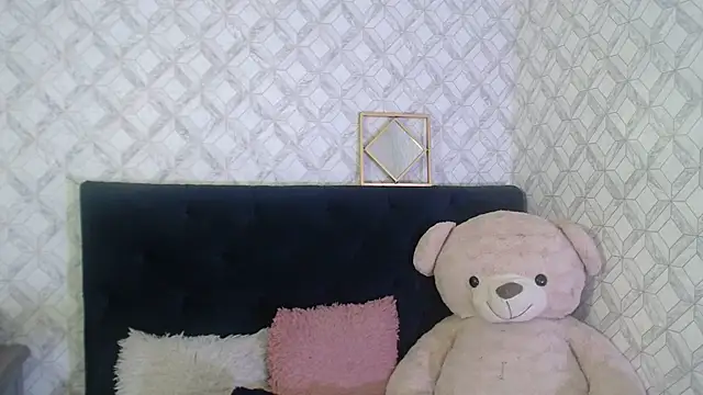 Emma-Wilson online show from October 6, 4:21 am