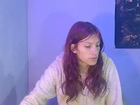 Snapshot of Emma-Wilson chatting on July 14, 2:05 am Emma-Wilson online show from July 14, 2:05 am