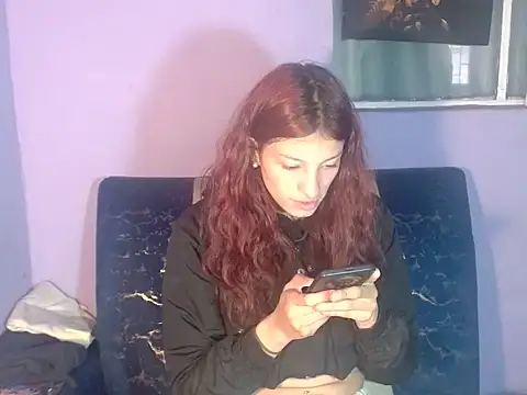 Snapshot of Emma-Wilson chatting on August 3, 6:22 pm Emma-Wilson online show from August 3, 6:22 pm