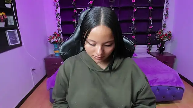 sweelanna   online show from March 15, 6:14 am