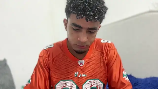 dominic brandd23 online show from September 13, 10:31 pm