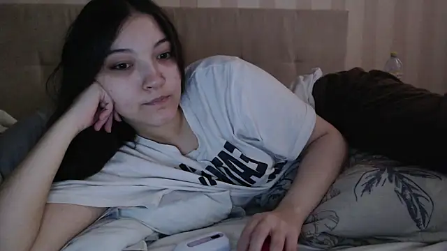Snapshot of AlisaDevis chatting on April 19, 5:07 am AlisaDevis online show from April 19, 5:07 am