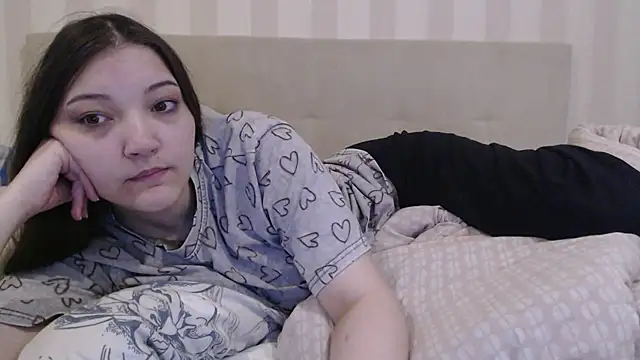 Snapshot of AlisaDevis chatting on May 23, 5:12 am AlisaDevis online show from May 23, 5:12 am