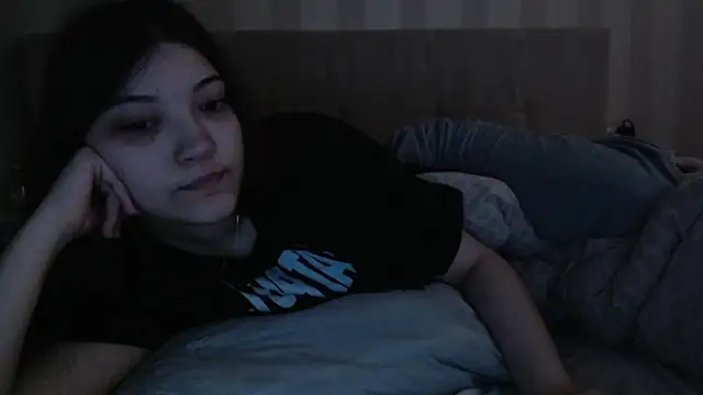 Snapshot of AlisaDevis chatting on June 13, 8:12 am AlisaDevis online show from June 13, 8:12 am