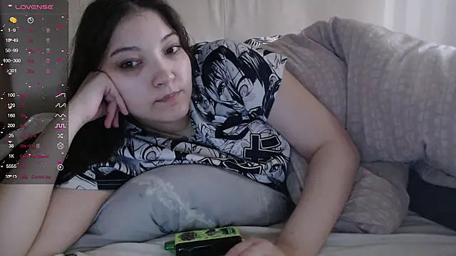 AlisaDevis online show from June 28, 5:02 am
