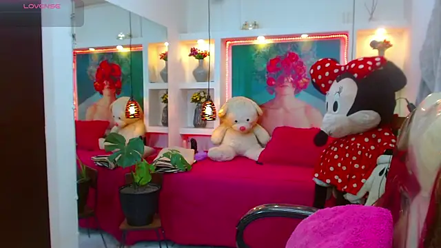 lorenapinto online show from October 28, 1:31 am