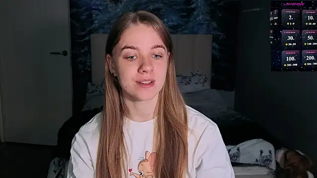 Snapshot of candy_maggie chatting on May 7, 4:34 pm candy maggie online show from May 7, 4:34 pm