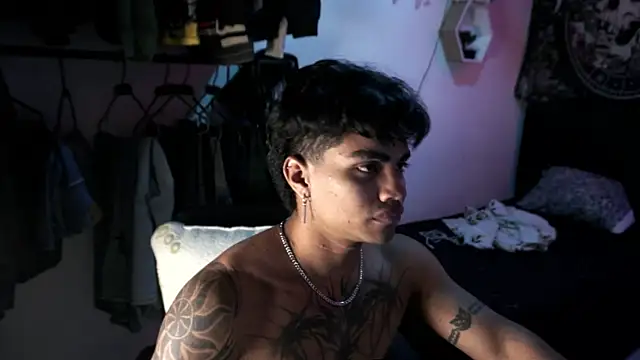 Snapshot of Young_laroi chatting on August 4, 4:59 am Young laroi online show from August 4, 4:59 am