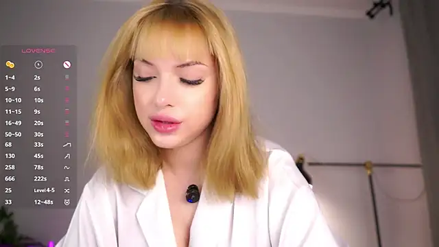 KateDolphin online show from April 5, 6:05 pm