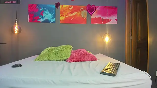 Snapshot of summer_lee_ chatting on December 14, 7:14 pm summer lee online show from December 14, 7:14 pm