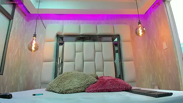 Snapshot of summer_lee_ chatting on March 3, 5:50 pm summer lee online show from March 3, 5:50 pm