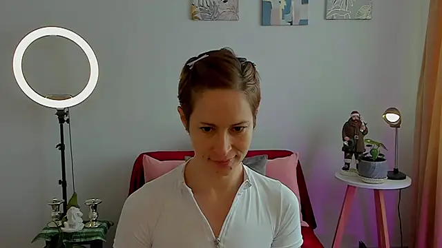 Snapshot of cuddlingbunny chatting on December 7, 2:57 pm cuddlingbunny online show from December 7, 2:57 pm