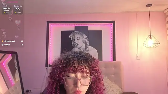 Snapshot of _Androm3da_ chatting on June 30, 12:44 am Androm3da online show from June 30, 12:44 am