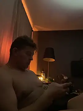 Snapshot of Teddan82 chatting on December 7, 6:21 am Teddan82 online show from December 7, 6:21 am