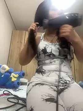 Snapshot of Isa-Jones chatting on December 14, 12:16 am Isa-Jones online show from December 14, 12:16 am