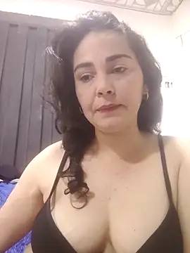 Emily Divi online show from February 4, 2:12 pm