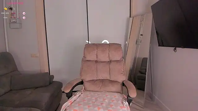 Snapshot of helen_ramsay chatting on October 13, 3:12 pm helen ramsay online show from October 13, 3:12 pm