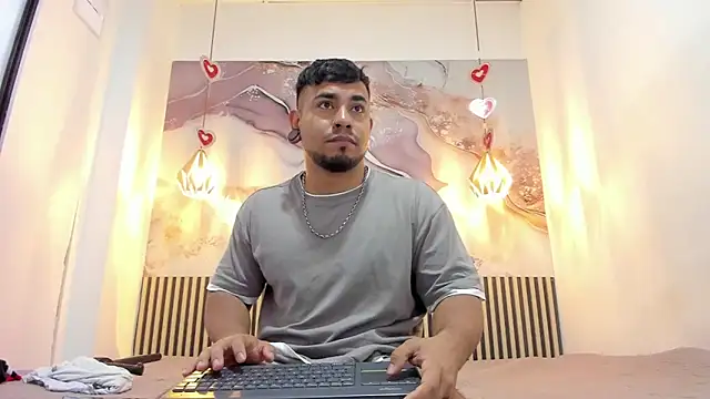 BrianMalonee online show from March 30, 12:28 pm