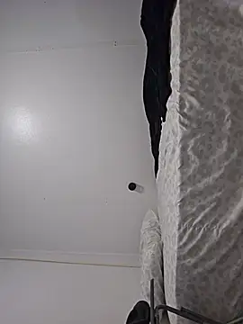Edw95S online show from June 27, 11:37 am