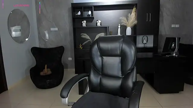 AlessaRomero online show from April 19, 5:56 pm