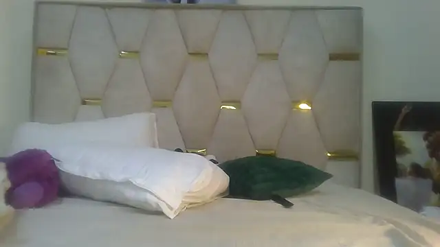 Fine assie online show from February 20, 4:28 am