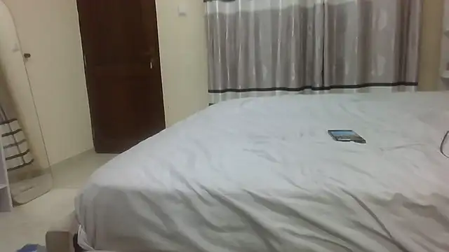 Snapshot of Fine_assie chatting on November 10, 4:28 pm Fine assie online show from November 10, 4:28 pm