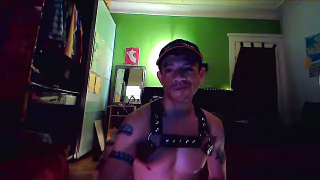 Snapshot of Tony_Torrente chatting on January 13, 4:18 am Tony Torrente online show from January 13, 4:18 am