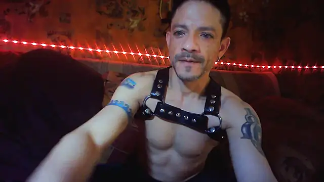 Snapshot of Tony_Torrente chatting on January 24, 5:10 am Tony Torrente online show from January 24, 5:10 am