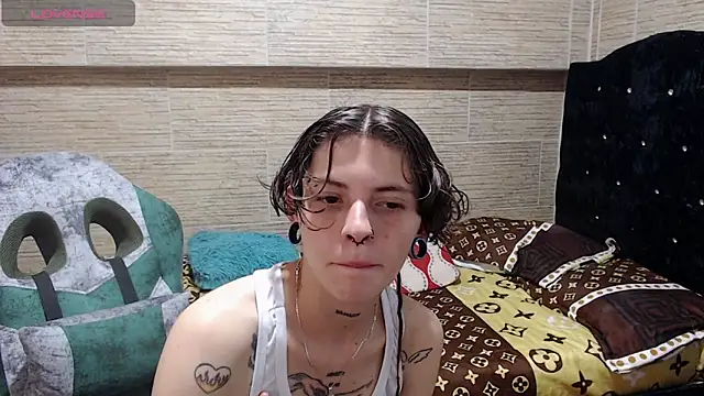 Snapshot of pretty_cristal69 chatting on January 23, 11:05 pm pretty cristal69 online show from January 23, 11:05 pm