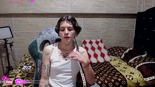 Snapshot of pretty_cristal69 chatting on January 24, 2:07 am pretty cristal69 online show from January 24, 2:07 am