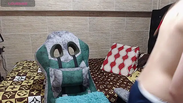 Snapshot of pretty_cristal69 chatting on January 25, 5:29 am pretty cristal69 online show from January 25, 5:29 am