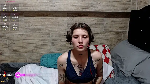 Snapshot of pretty_cristal69 chatting on February 26, 5:09 am pretty cristal69 online show from February 26, 5:09 am