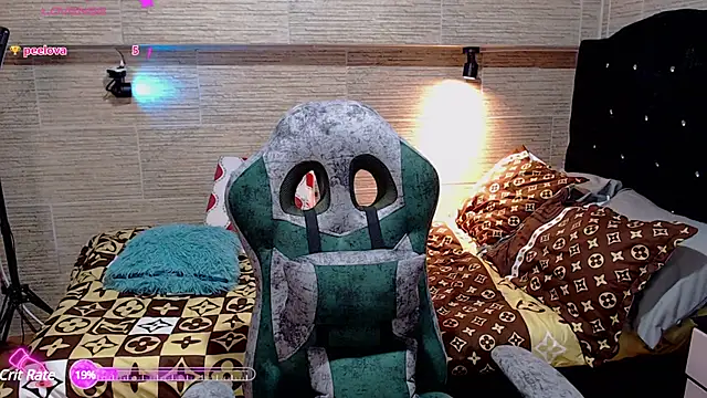 Snapshot of pretty_cristal69 chatting on March 7, 12:37 am pretty cristal69 online show from March 7, 12:37 am