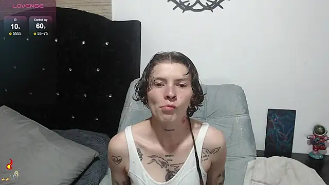 Snapshot of pretty_cristal69 chatting on September 8, 10:42 pm pretty cristal69 online show from September 8, 10:42 pm