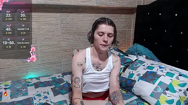 Snapshot of pretty_cristal69 chatting on October 4, 12:14 pm pretty cristal69 online show from October 4, 12:14 pm