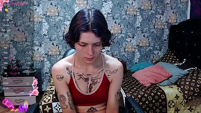 Snapshot of pretty_cristal69 chatting on April 26, 3:32 pm pretty cristal69 online show from April 26, 3:32 pm