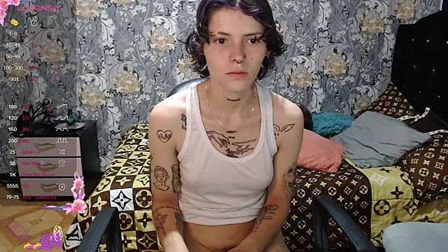 Snapshot of pretty_cristal69 chatting on April 30, 12:00 pm pretty cristal69 online show from April 30, 12:00 pm