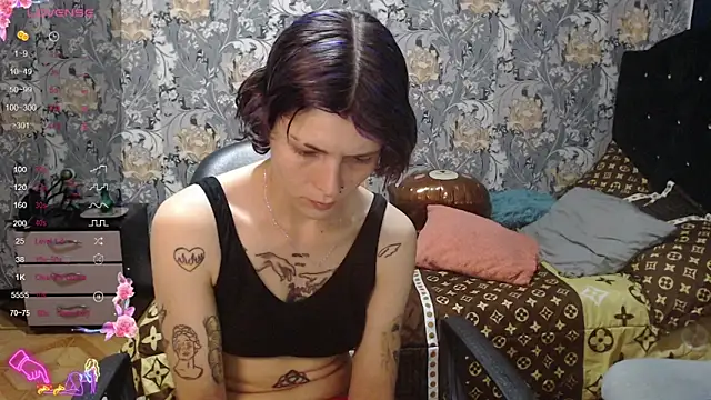 Snapshot of pretty_cristal69 chatting on April 30, 10:58 pm pretty cristal69 online show from April 30, 10:58 pm