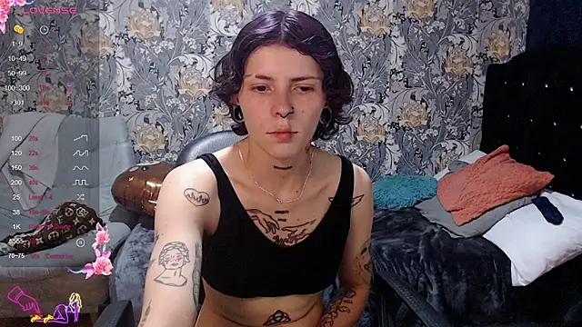 Snapshot of pretty_cristal69 chatting on May 8, 12:38 am pretty cristal69 online show from May 8, 12:38 am