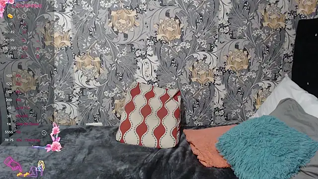 Snapshot of pretty_cristal69 chatting on May 23, 12:09 pm pretty cristal69 online show from May 23, 12:09 pm