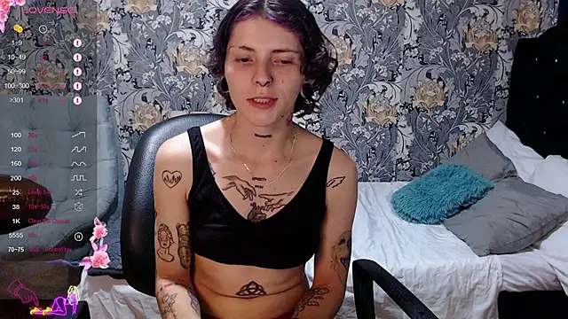 Snapshot of pretty_cristal69 chatting on May 30, 12:19 am pretty cristal69 online show from May 30, 12:19 am
