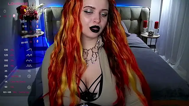 Snapshot of Miss_Maya_Mils chatting on January 18, 1:08 am Miss Maya Mils online show from January 18, 1:08 am