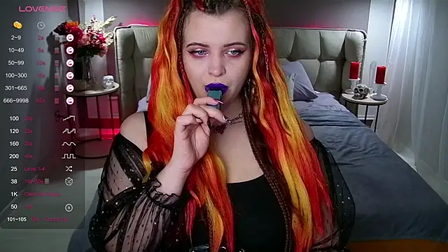 Snapshot of Miss_Maya_Mils chatting on February 3, 1:09 am Miss Maya Mils online show from February 3, 1:09 am