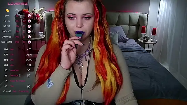 Snapshot of Miss_Maya_Mils chatting on February 4, 1:02 am Miss Maya Mils online show from February 4, 1:02 am