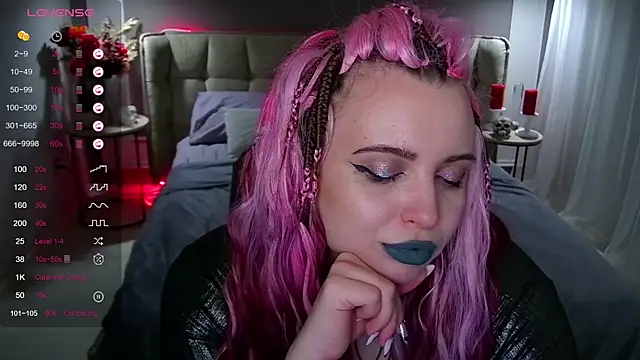 Snapshot of Miss_Maya_Mils chatting on February 8, 4:03 am Miss Maya Mils online show from February 8, 4:03 am