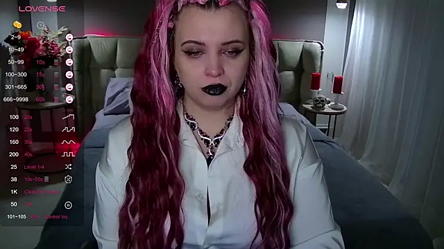 Snapshot of Miss_Maya_Mils chatting on February 9, 1:00 am Miss Maya Mils online show from February 9, 1:00 am