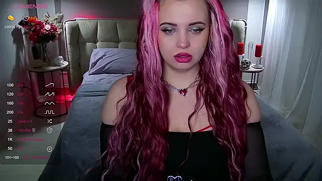 Snapshot of Miss_Maya_Mils chatting on February 13, 1:08 am Miss Maya Mils online show from February 13, 1:08 am