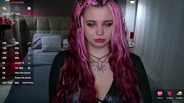 Snapshot of Miss_Maya_Mils chatting on February 18, 1:10 am Miss Maya Mils online show from February 18, 1:10 am